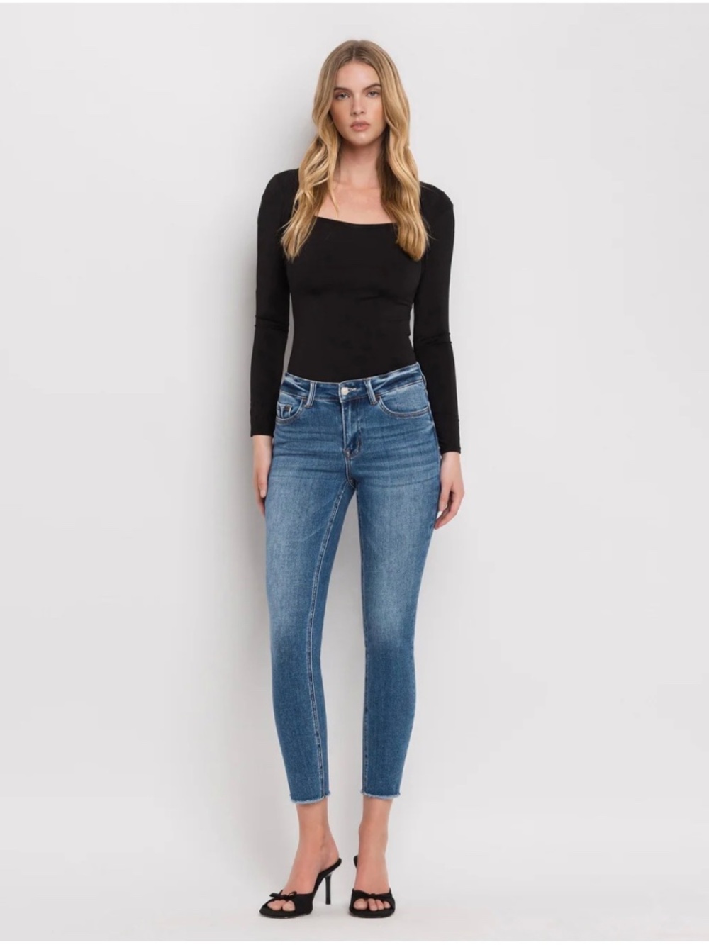 NWT Vervet Amber Mid Rise Raw Hem Crop Skinny Jeans Size 25